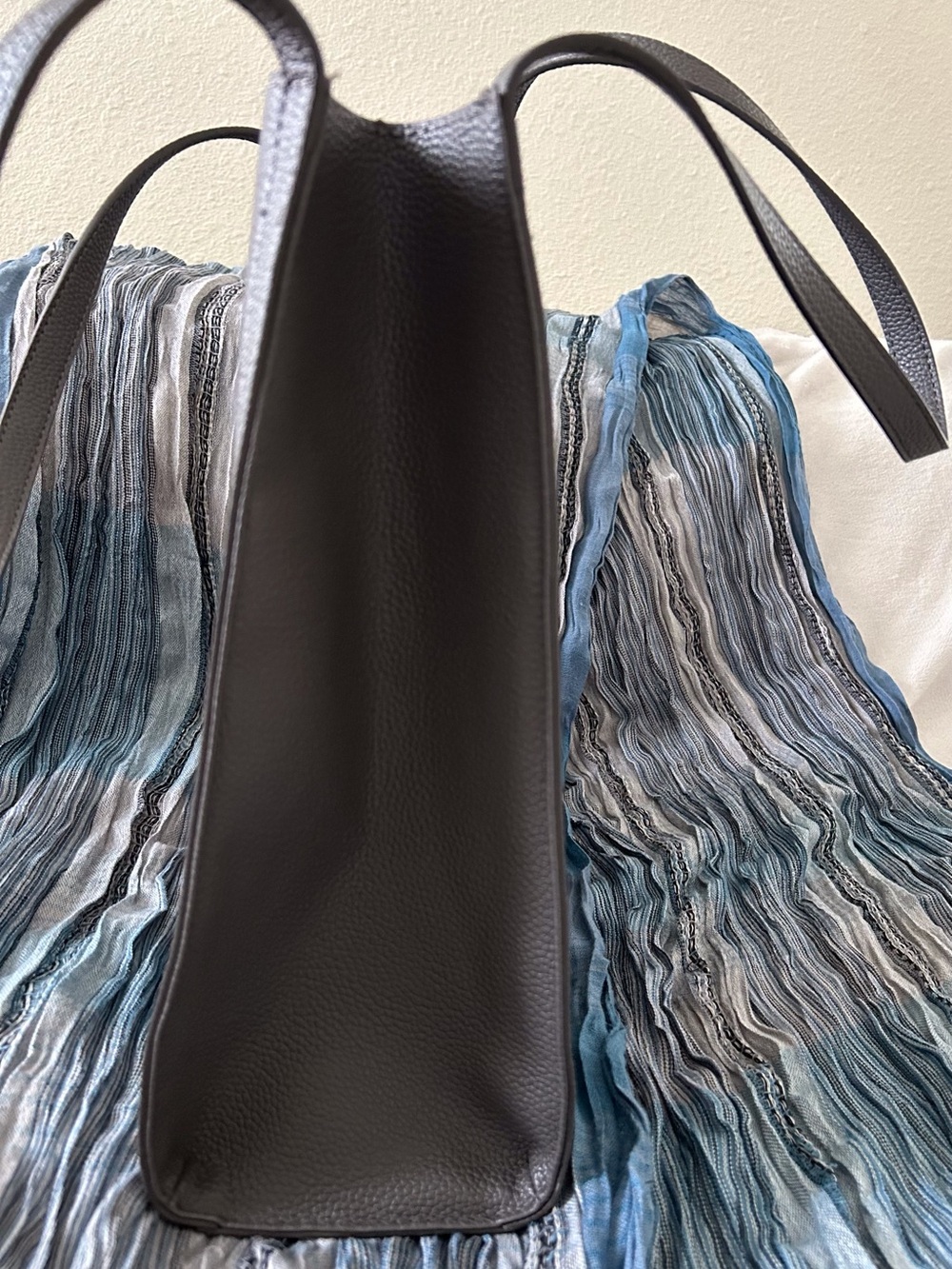 Zmbird Gray Tote Bag - Picture 3 of 7
